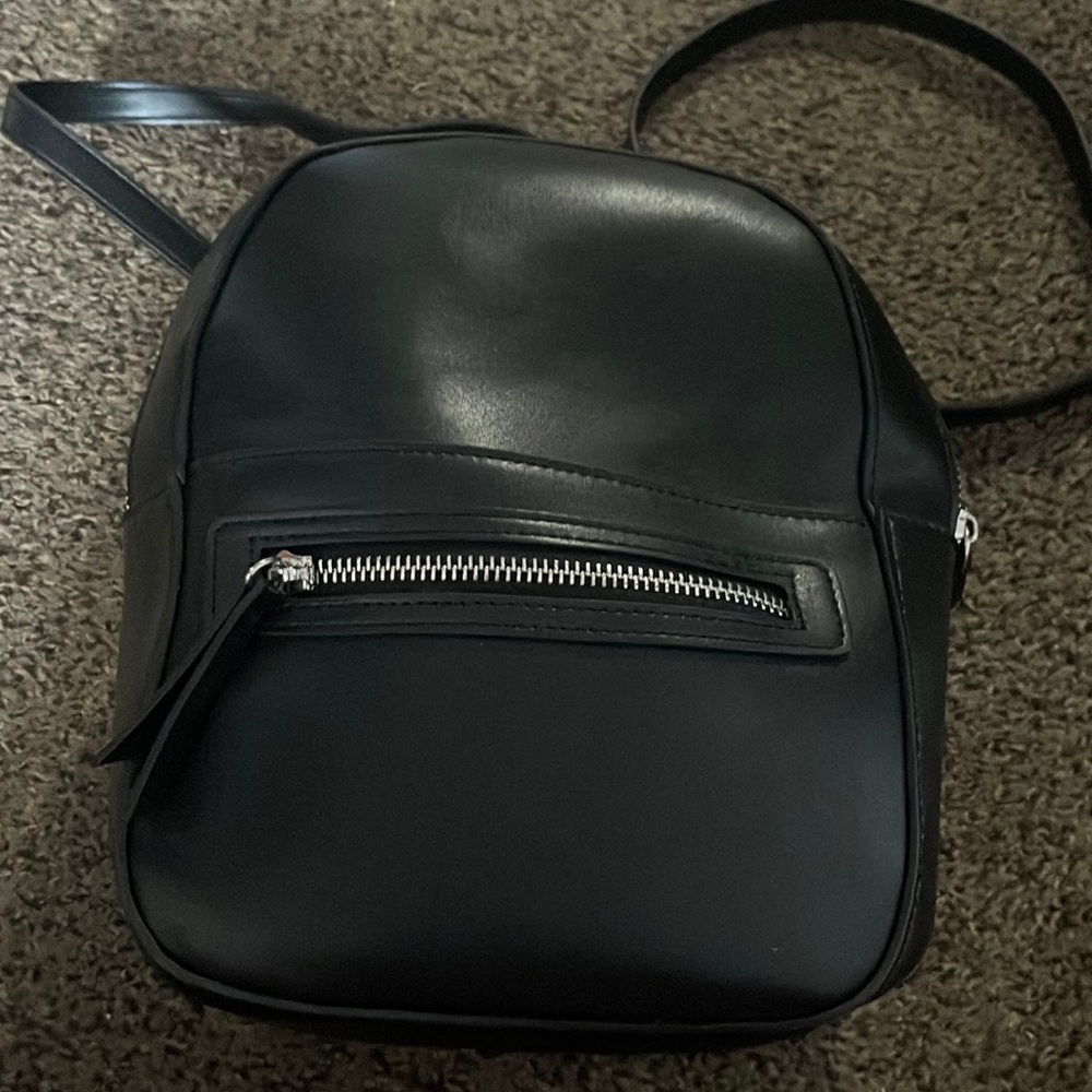 Black forever 21 backpack